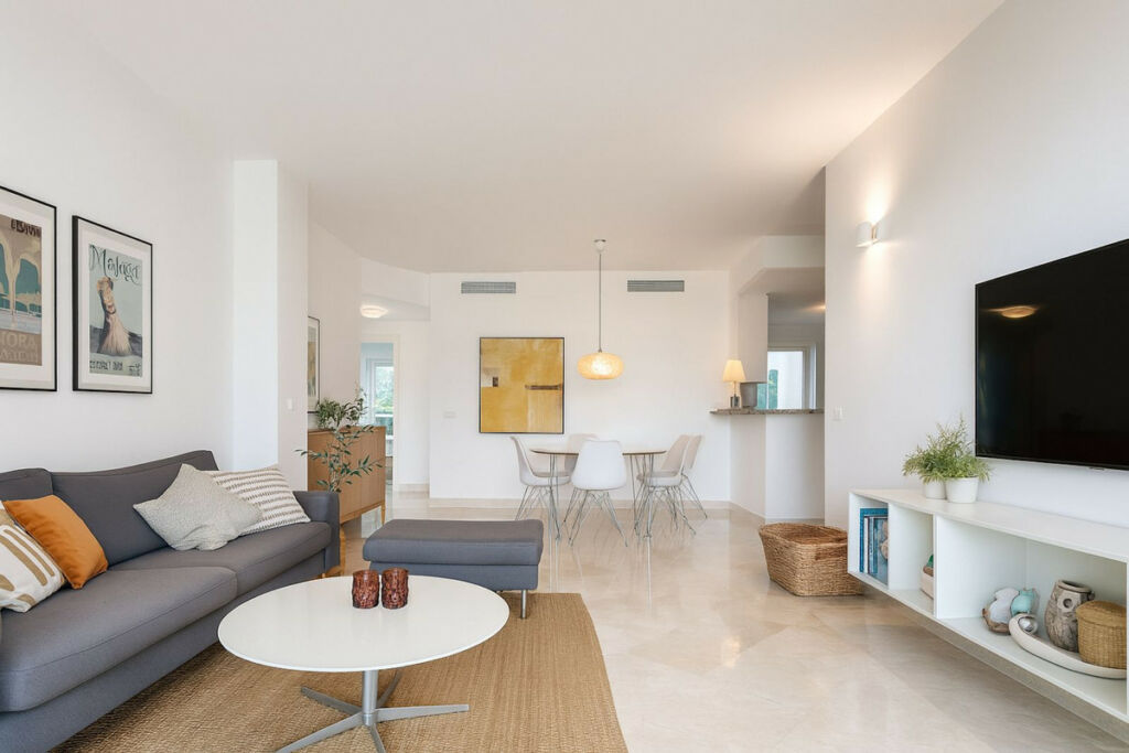 Middle Floor Apartment Cerros del Aguila Málaga - image 15
