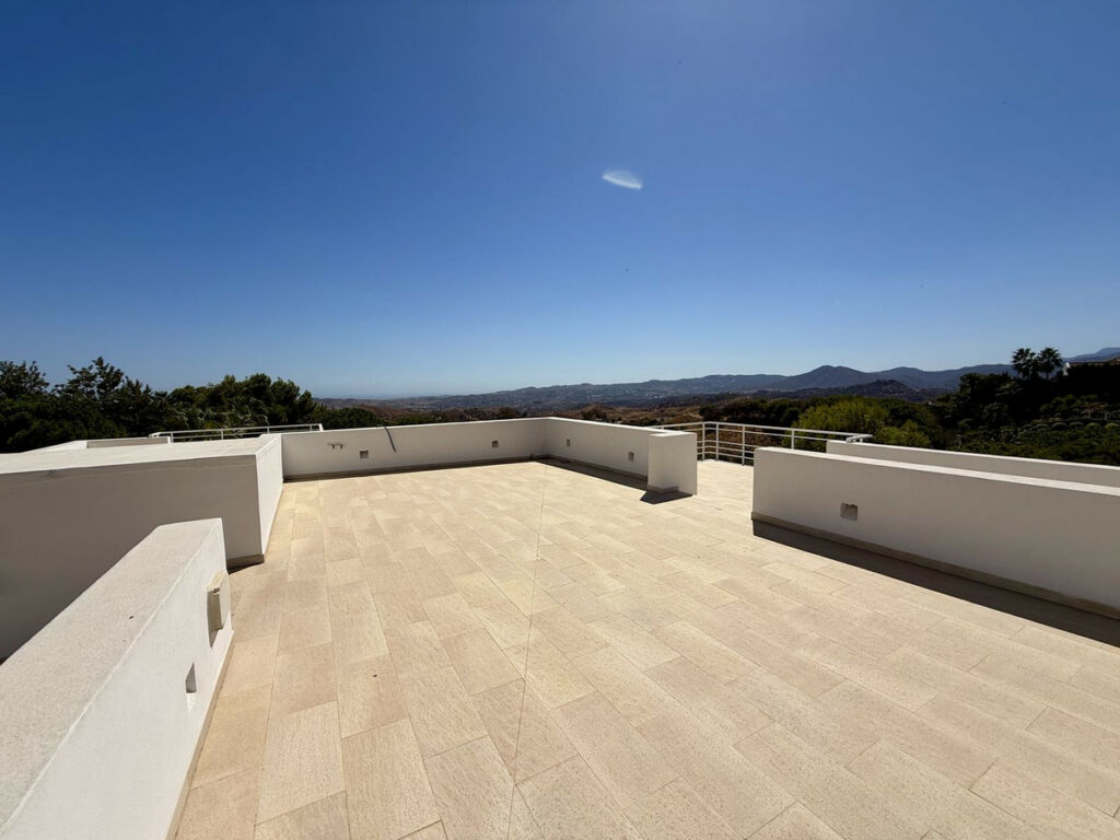Detached Villa Valtocado Málaga - image 15
