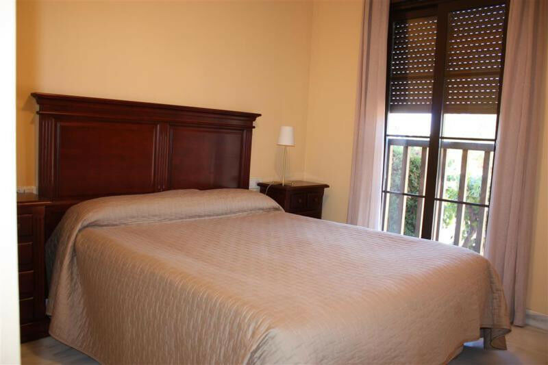 Middle Floor Apartment New Golden Mile Málaga - image 15
