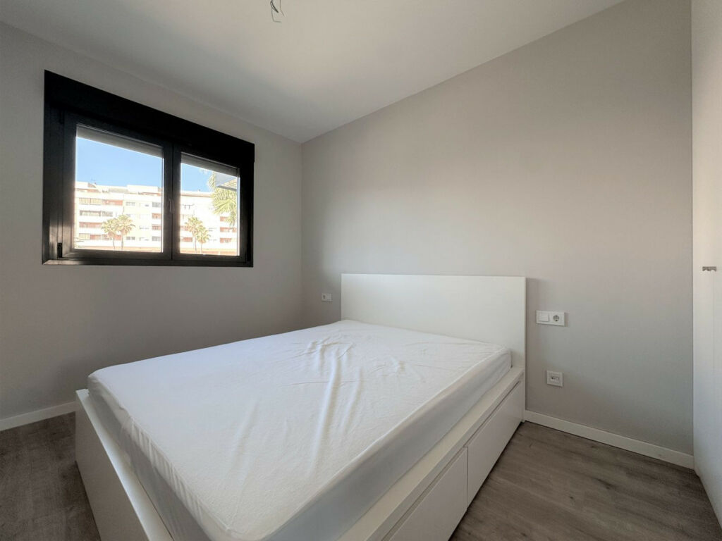Middle Floor Apartment Las Lagunas Málaga - image 15