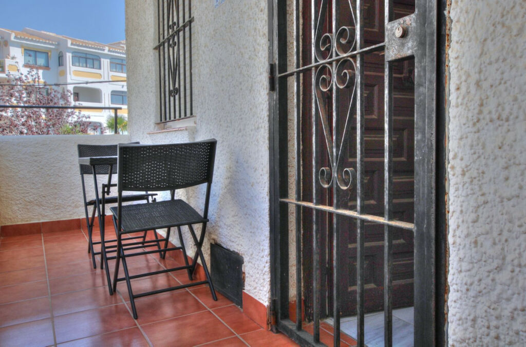 Middle Floor Apartment Torrenueva Málaga - image 15