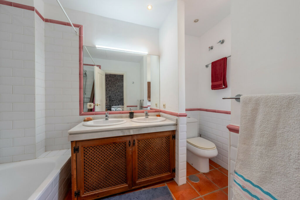 Detached Villa Sotogrande Alto Cádiz - image 15