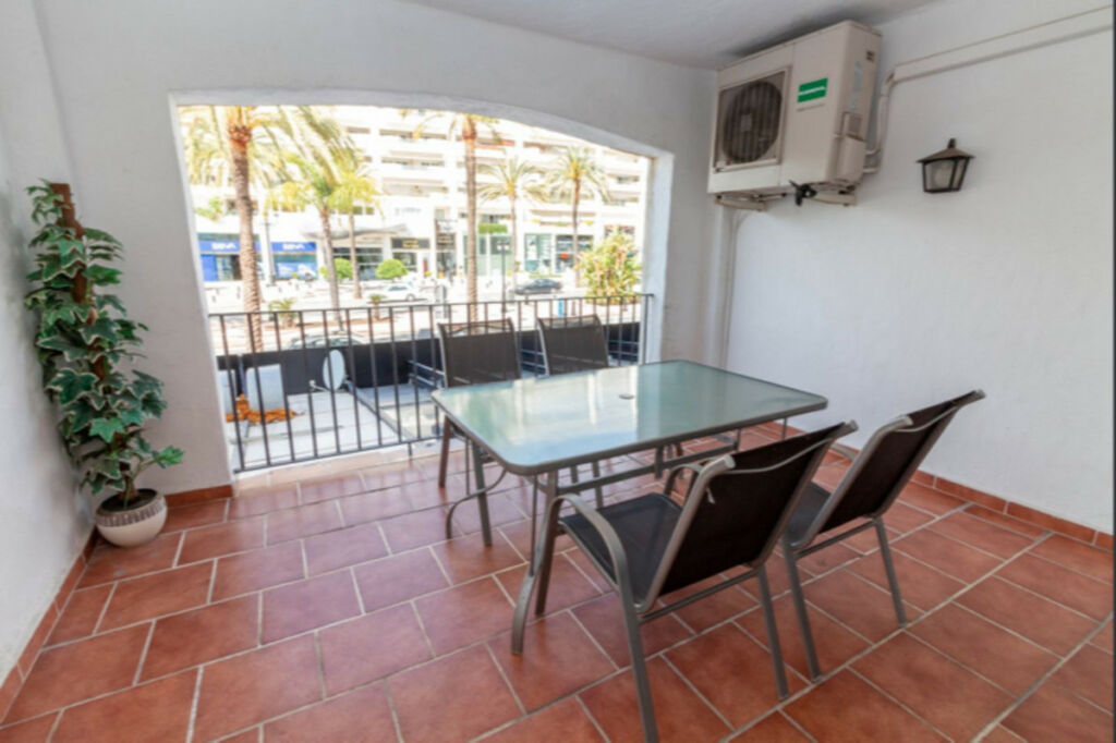 Middle Floor Apartment Puerto Banús Málaga - image 15