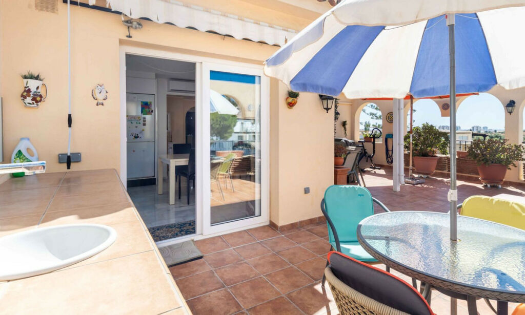 Penthouse Sierrezuela Málaga - image 15