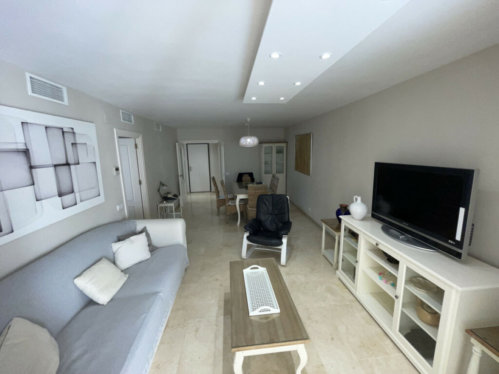 Middle Floor Apartment Estepona Málaga - image 15