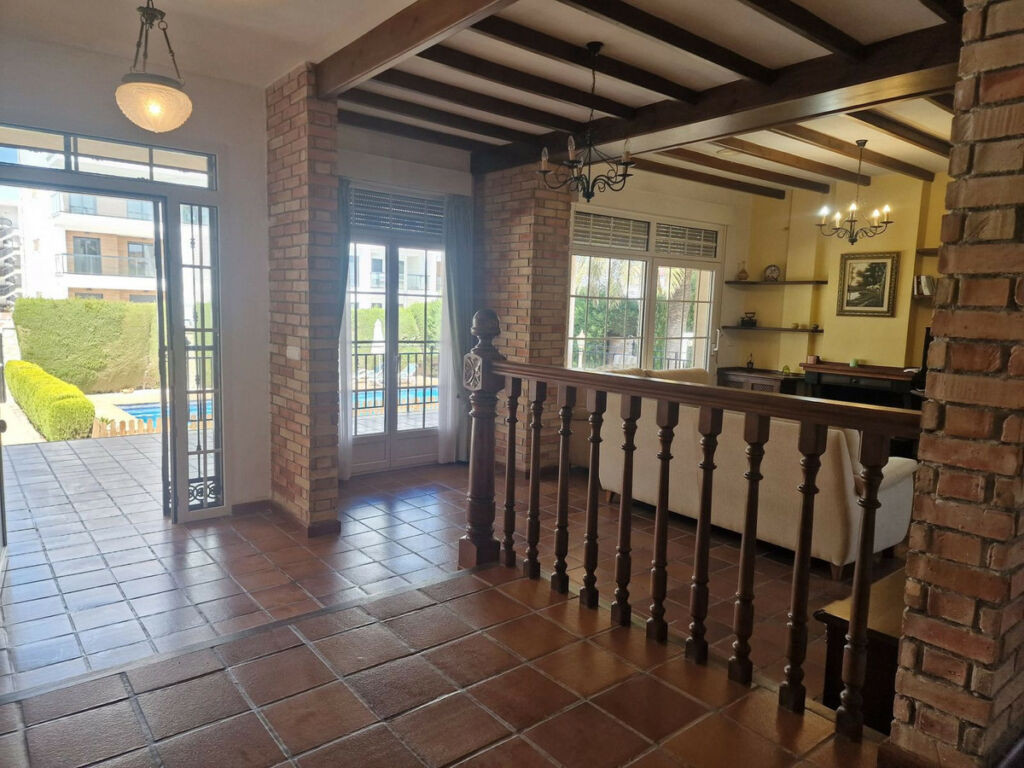 Detached Villa Mil Palmeras Alicante - image 15