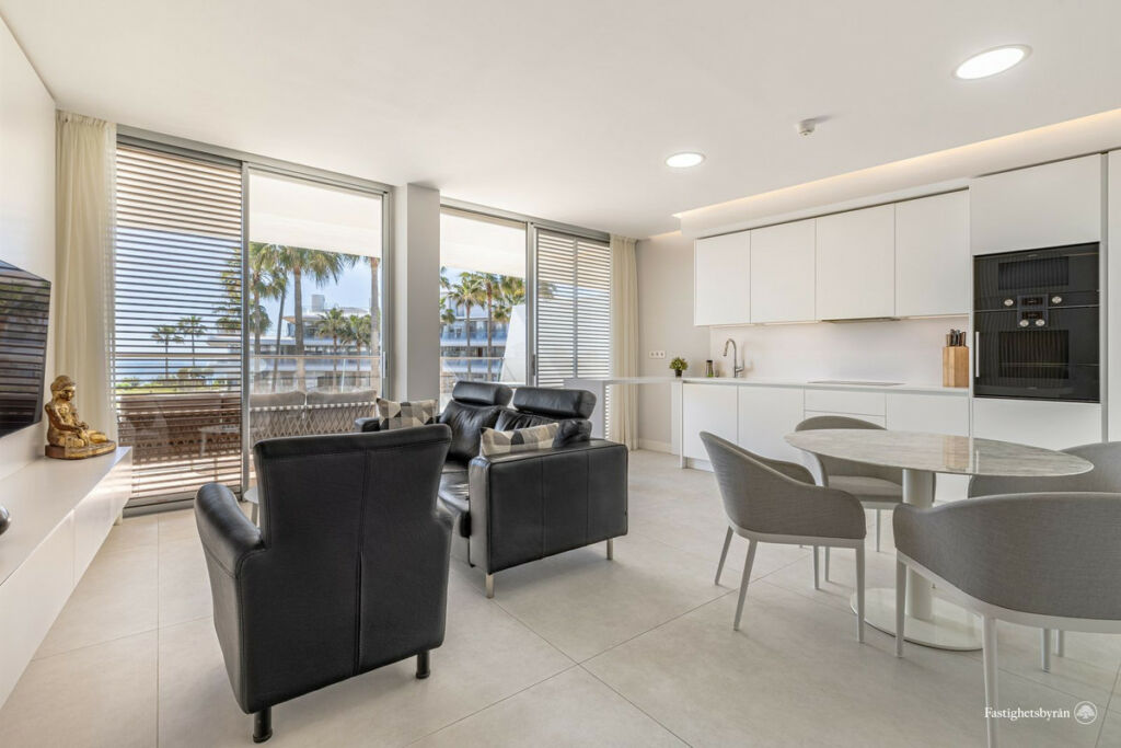 Middle Floor Apartment Estepona Málaga - image 15