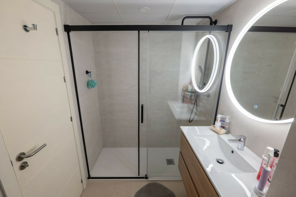 Middle Floor Apartment Estepona Málaga - image 15
