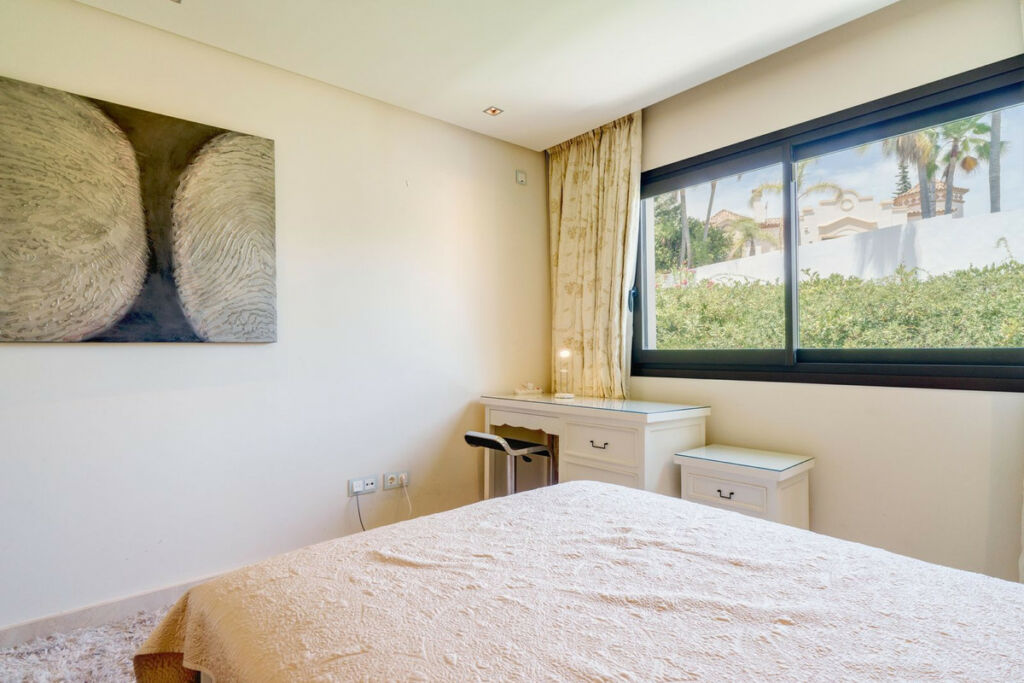 Middle Floor Apartment La Quinta Málaga - image 15