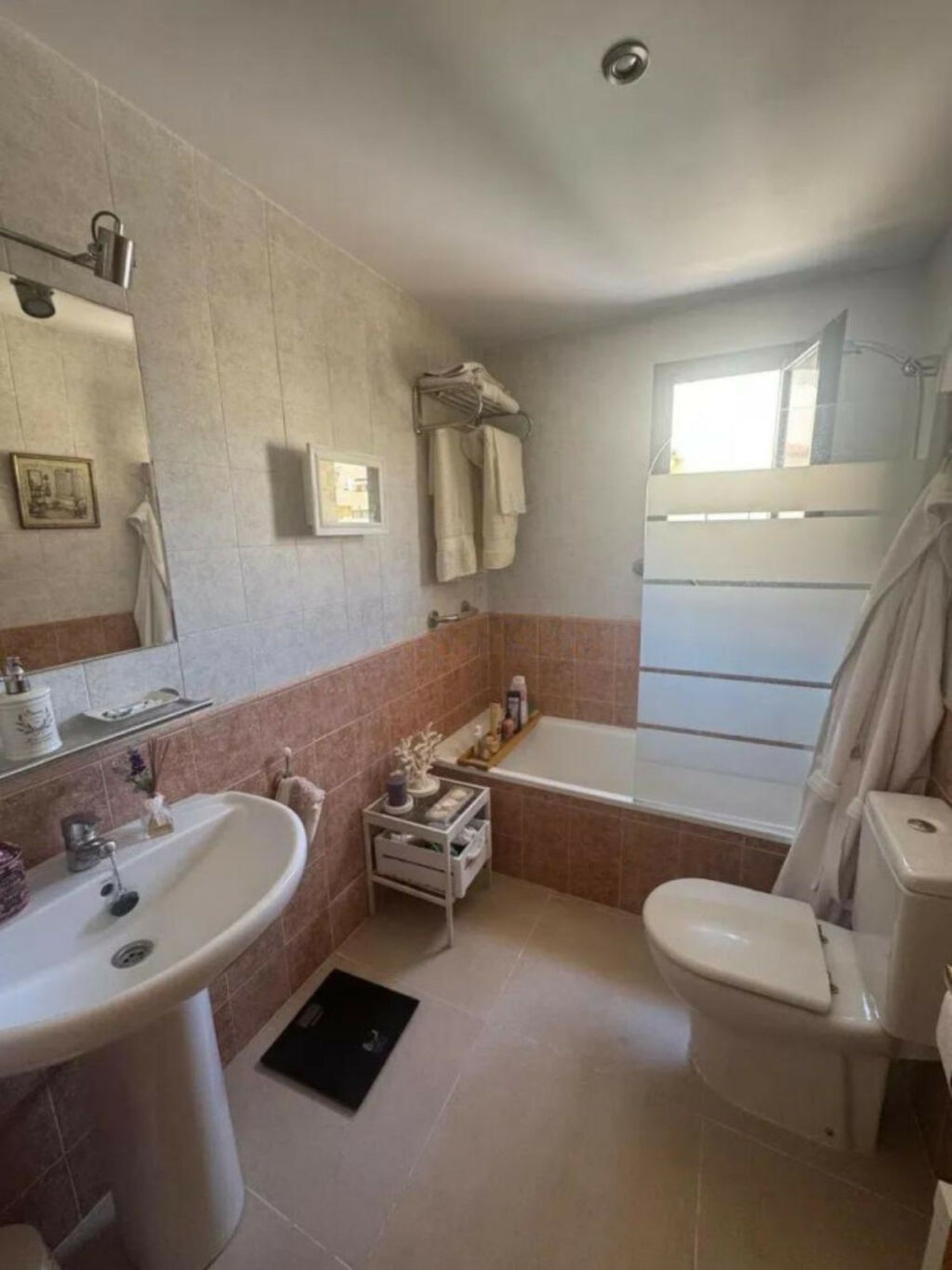 Middle Floor Apartment Selwo Málaga - image 15