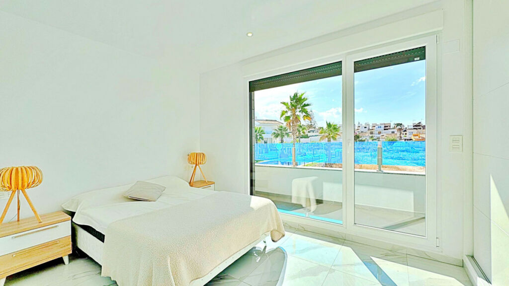 Townhouse Los Balcones Alicante - image 15