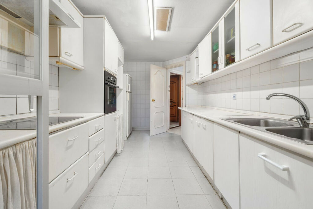 Middle Floor Apartment Marbella Málaga - image 14