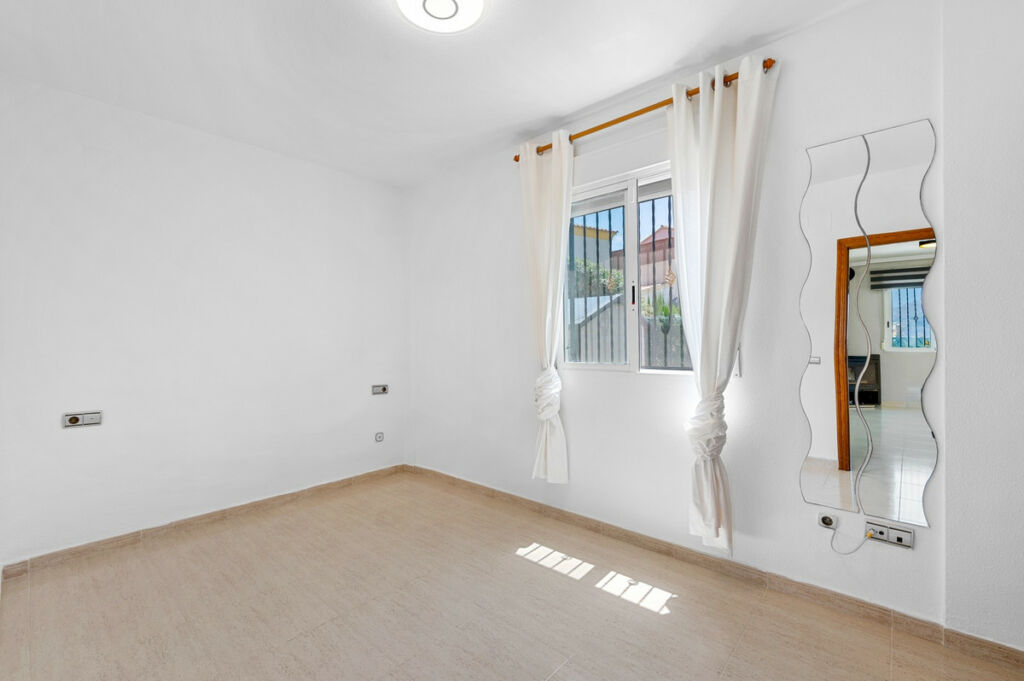 Detached Villa Polop Alicante - image 15