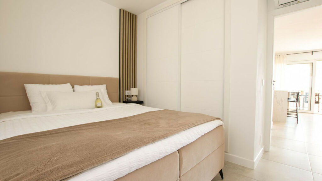 Middle Floor Apartment Torrenueva Málaga - image 14