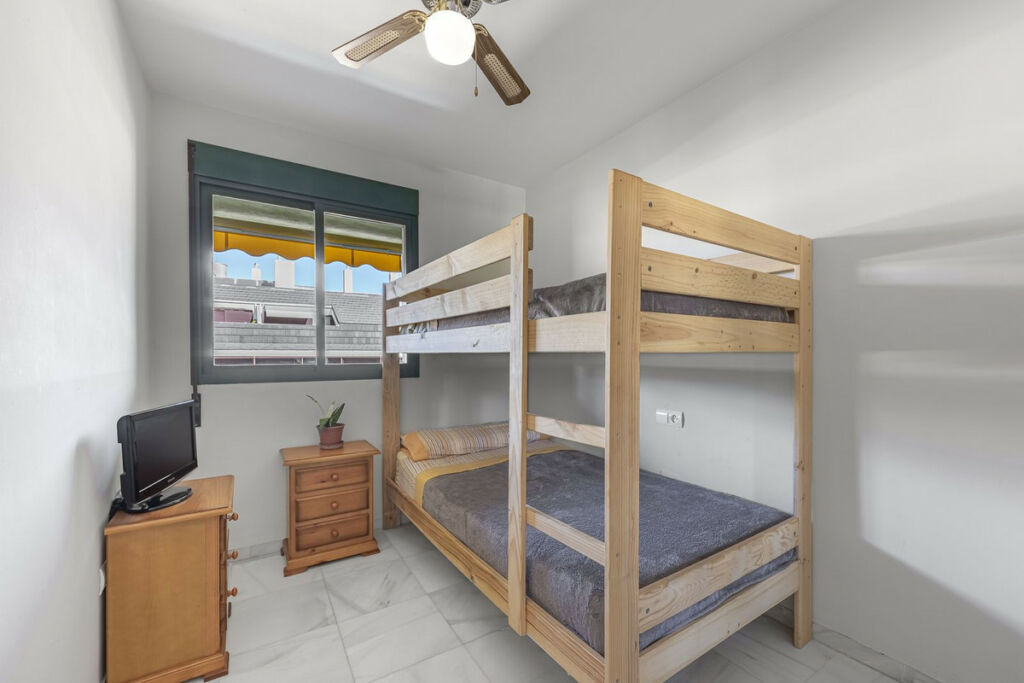Middle Floor Apartment Fuengirola Málaga - image 15