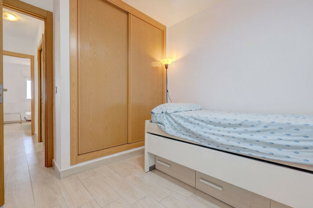 Middle Floor Apartment Los Boliches Málaga - image 15