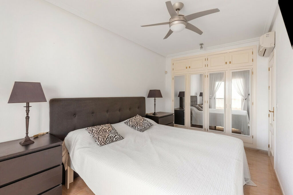 Penthouse Villamartin Alicante - image 16