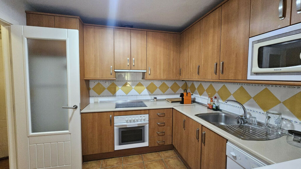 Middle Floor Apartment Estepona Málaga - image 15