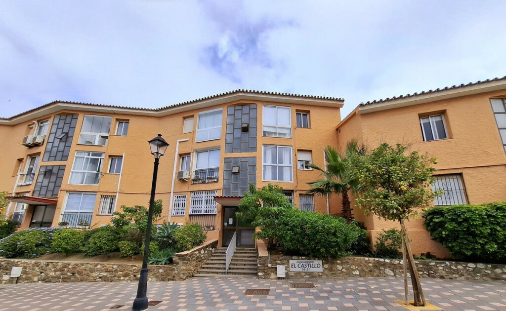 Top Floor Apartment Fuengirola Málaga - image 15
