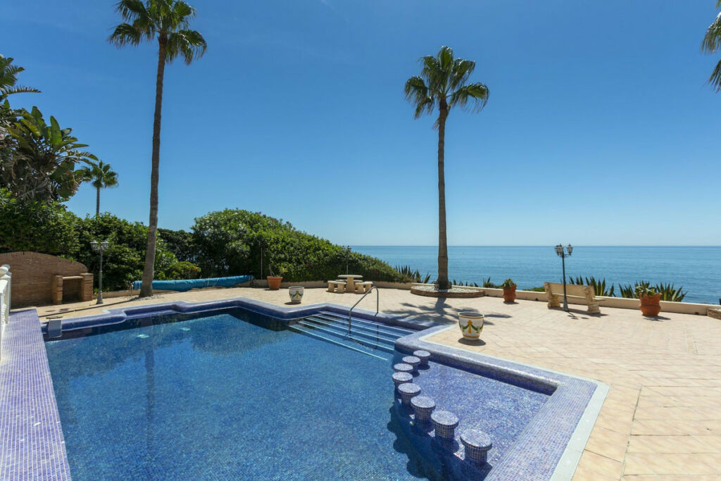 Detached Villa Marbesa Málaga - image 11