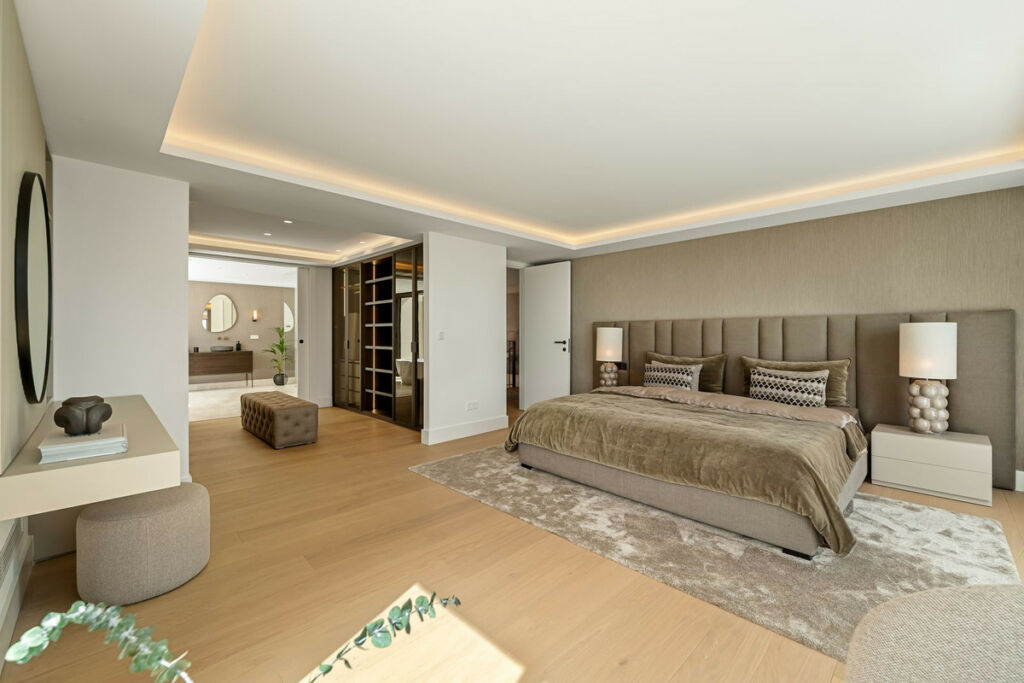 Detached Villa The Golden Mile Málaga - image 15