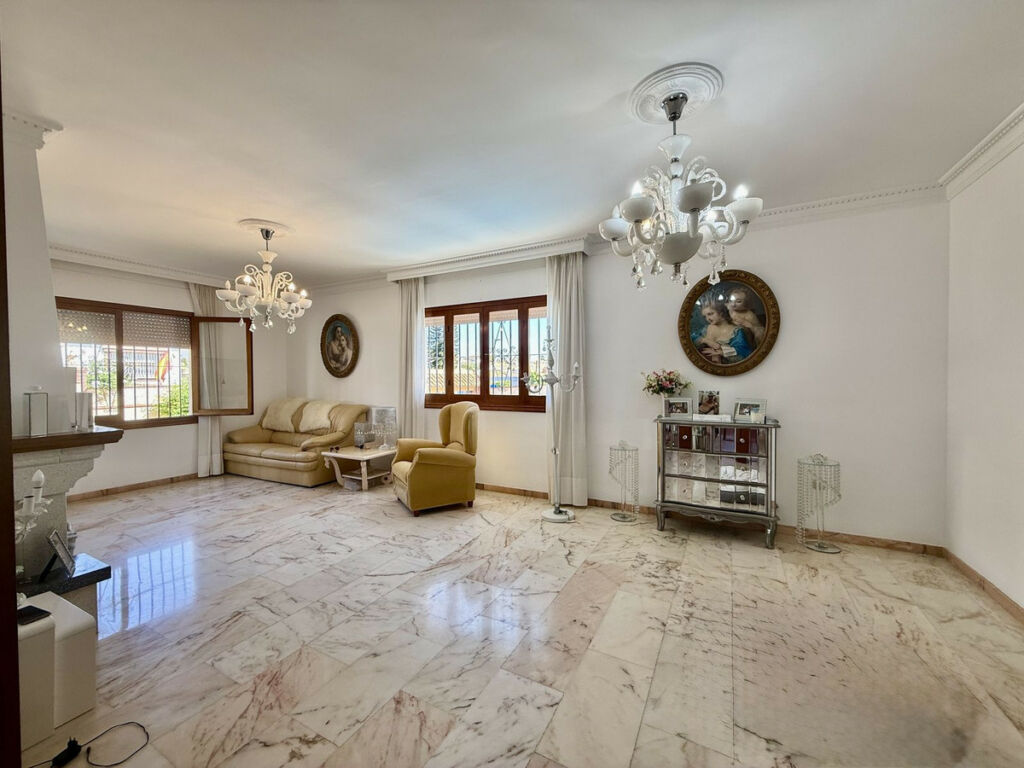 Detached Villa Benalmadena Málaga - image 15
