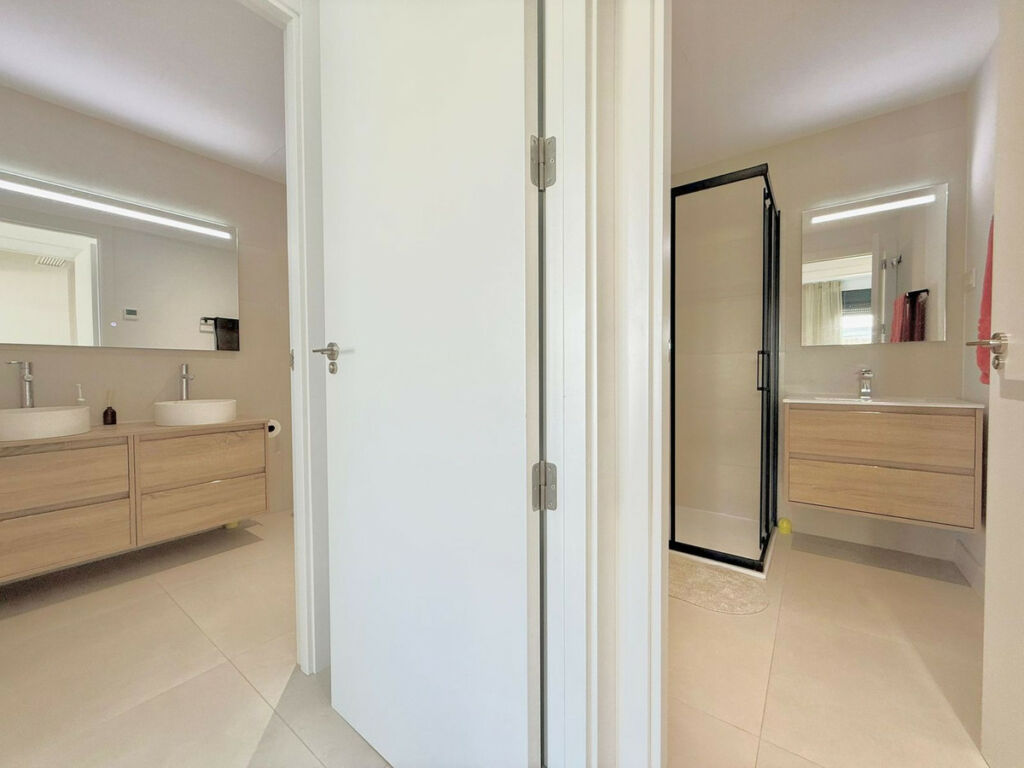 Ground Floor Apartment Higueron Málaga - image 15
