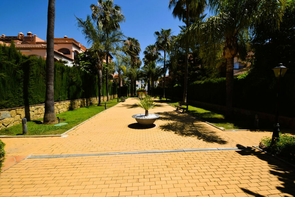 Ground Floor Apartment La Cala de Mijas Málaga - image 15