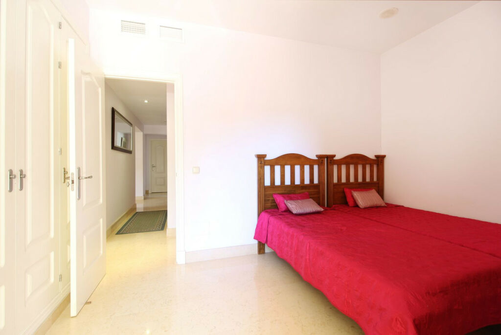 Ground Floor Apartment Benahavís Málaga - image 15