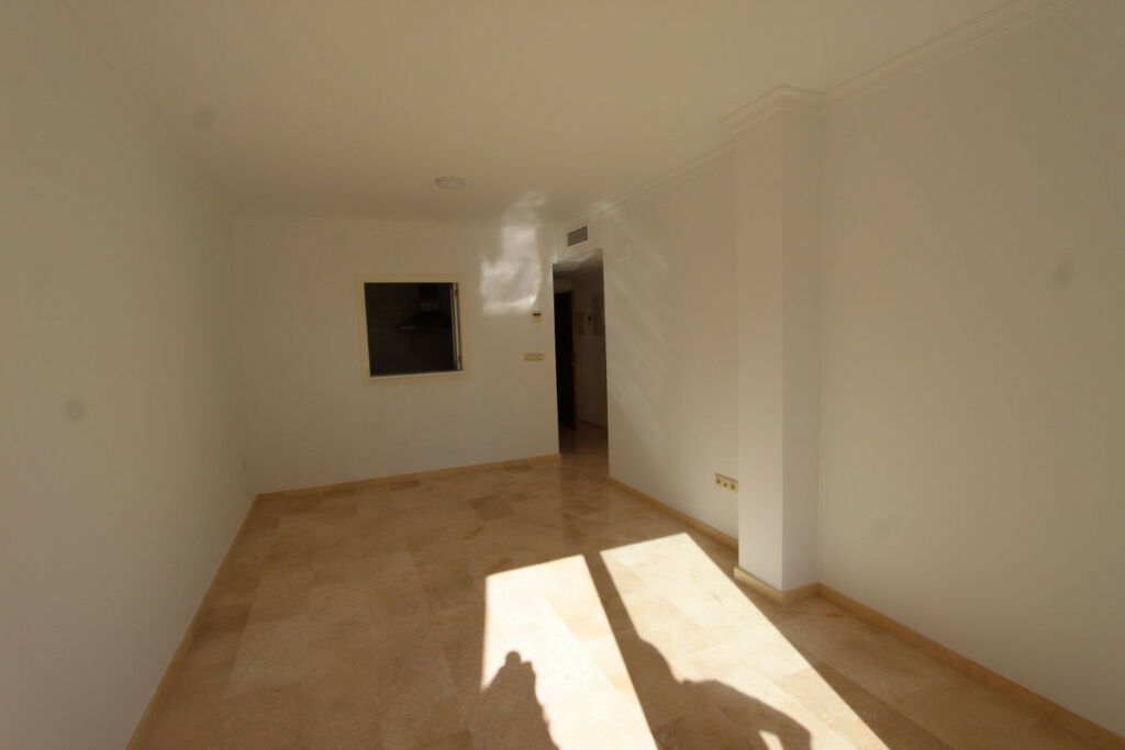 Middle Floor Apartment Marbella Málaga - image 15