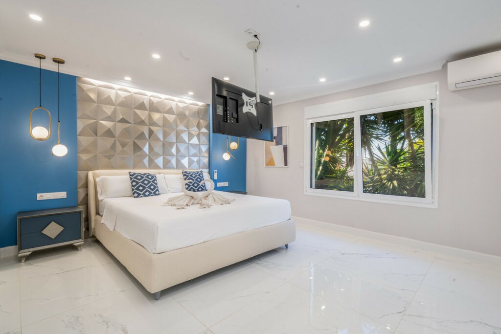 Detached Villa Marbella Málaga - image 15