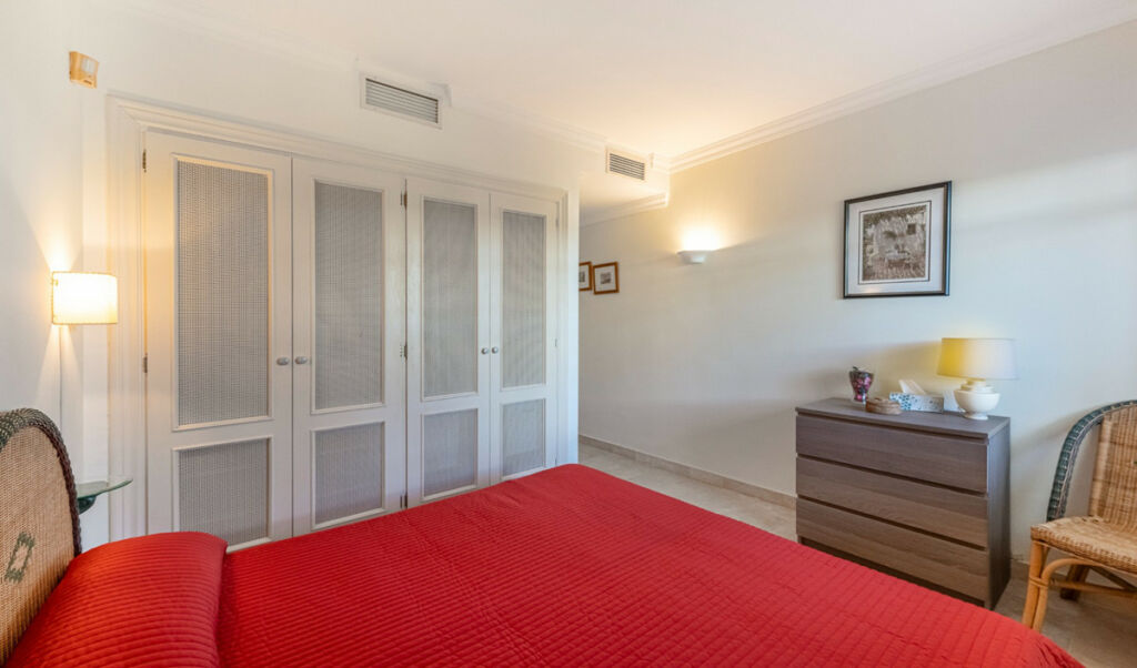 Middle Floor Apartment Nueva Andalucía Málaga - image 15