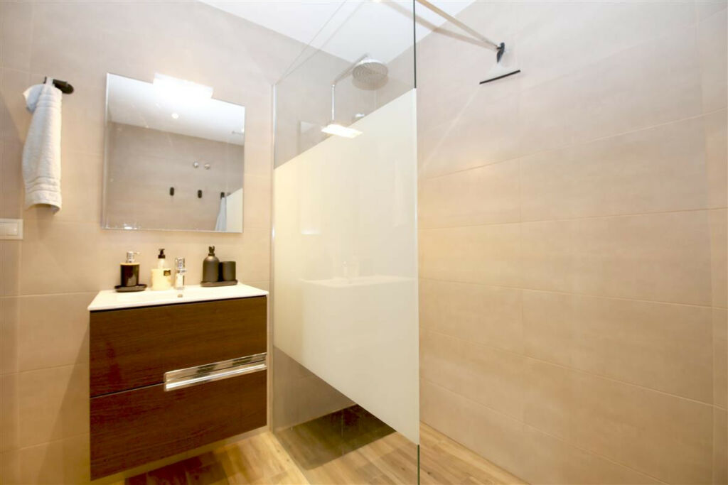 Middle Floor Apartment Estepona Málaga - image 15