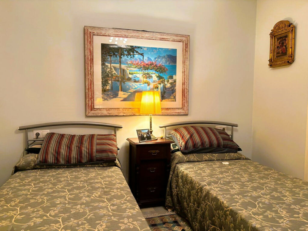 Middle Floor Apartment Calahonda Málaga - image 15