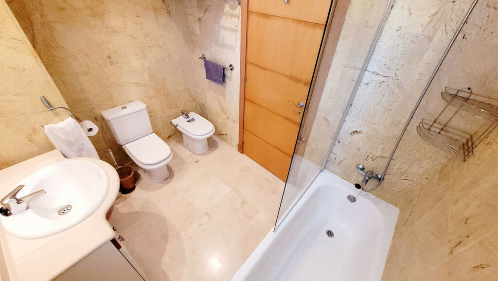 Middle Floor Apartment Benalmadena Málaga - image 15