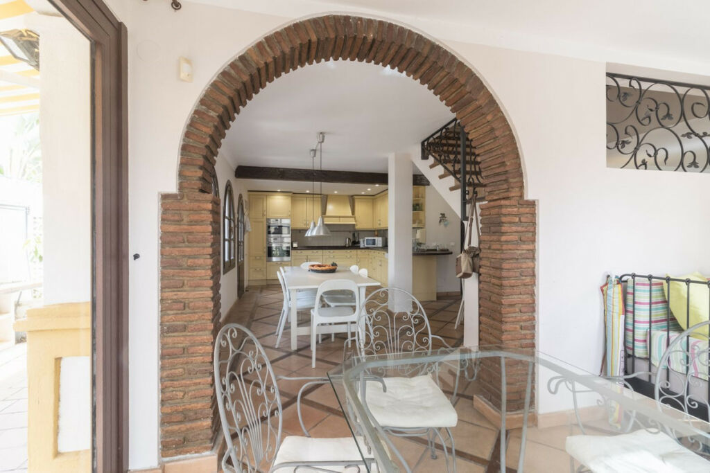 Detached Villa Fuengirola Málaga - image 15