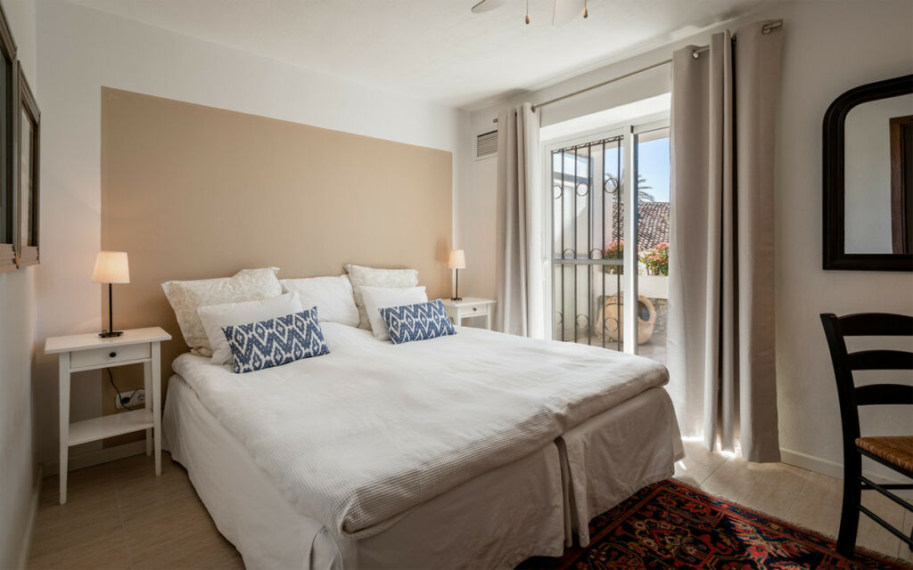 Detached Villa Nueva Andalucía Málaga - image 15