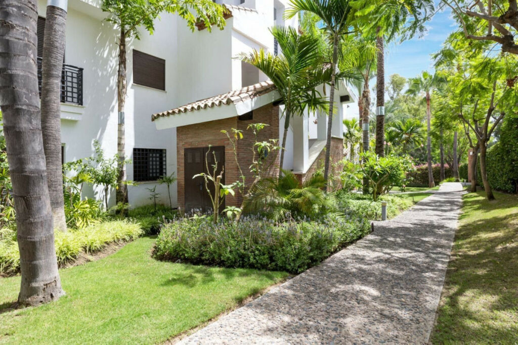 Ground Floor Apartment Estepona Málaga - image 15