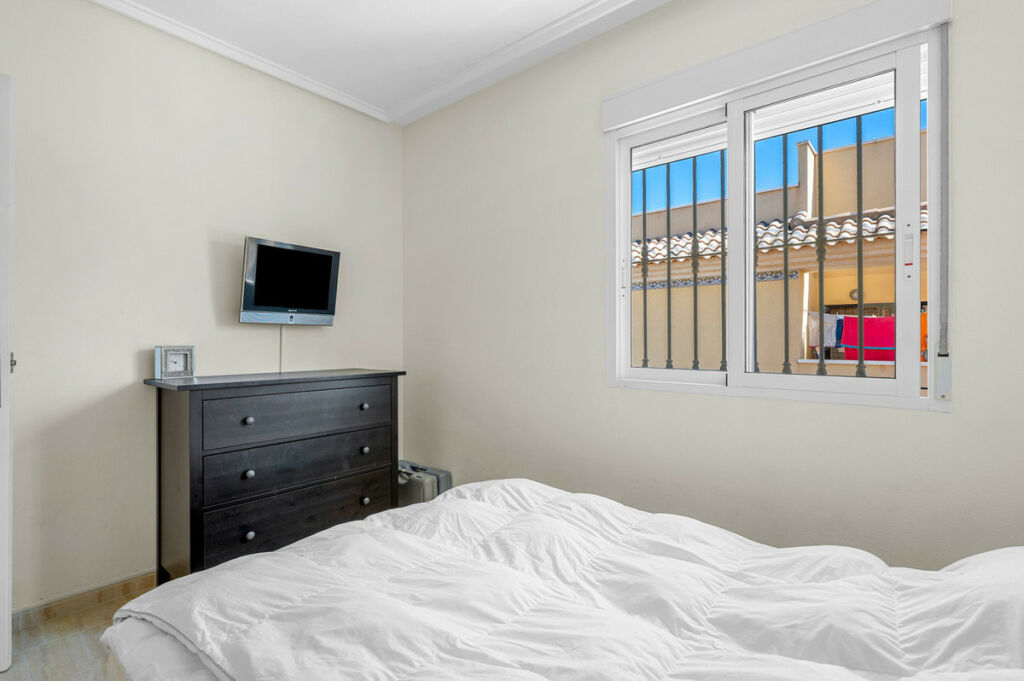 Penthouse Villamartin Alicante - image 15