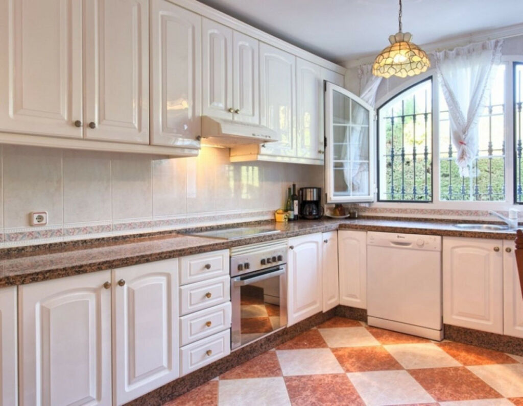 Detached Villa Torrequebrada Málaga - image 15