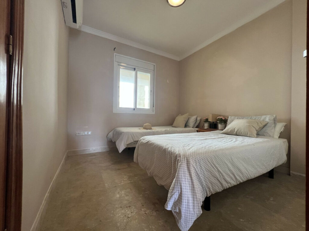 Middle Floor Apartment La Cala Hills Málaga - image 15