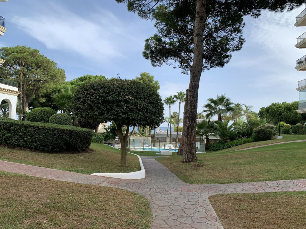 Ground Floor Apartment Puerto Banús Málaga - image 12