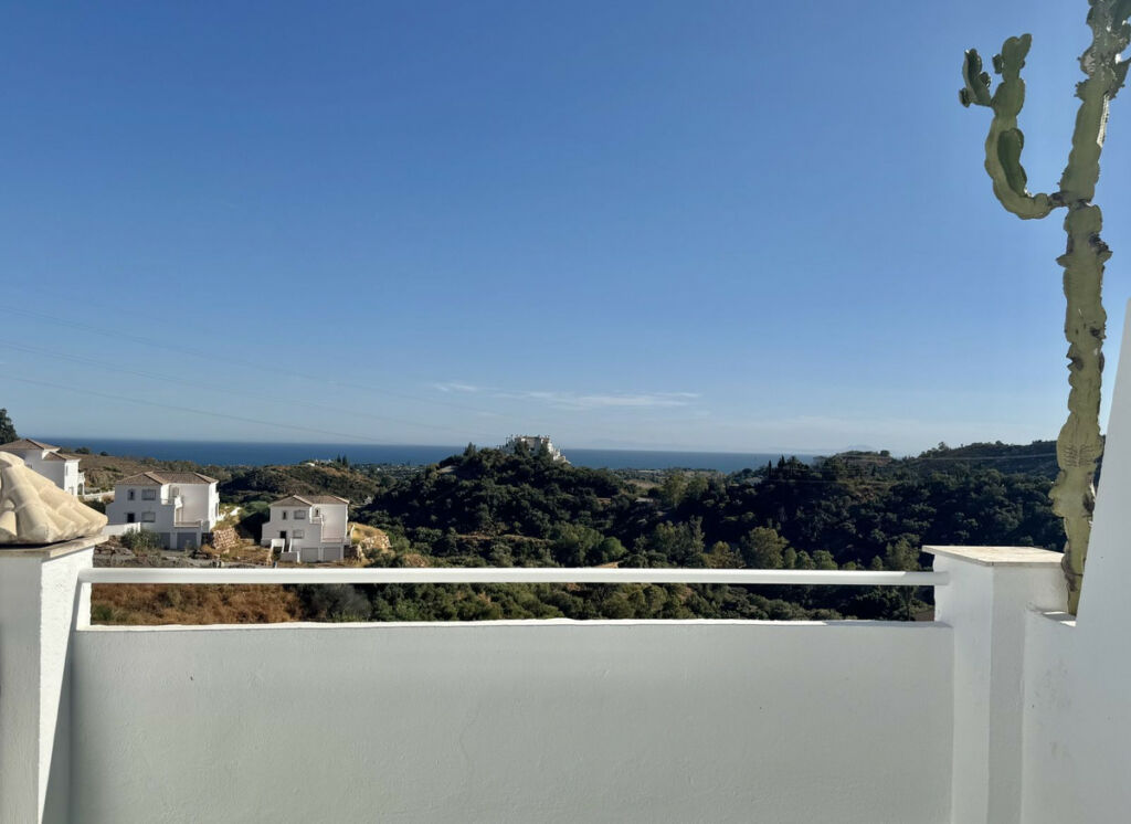 Top Floor Apartment Estepona Málaga - image 15