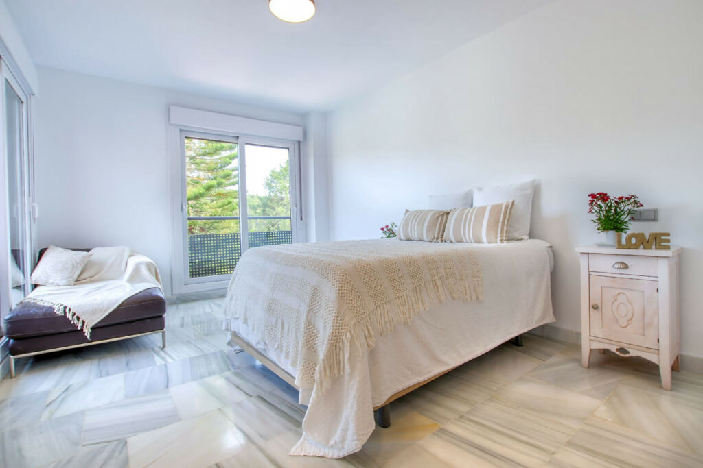 Detached Villa Benahavís Málaga - image 12