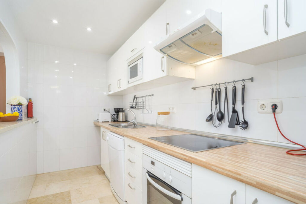 Middle Floor Apartment Marbella Málaga - image 15