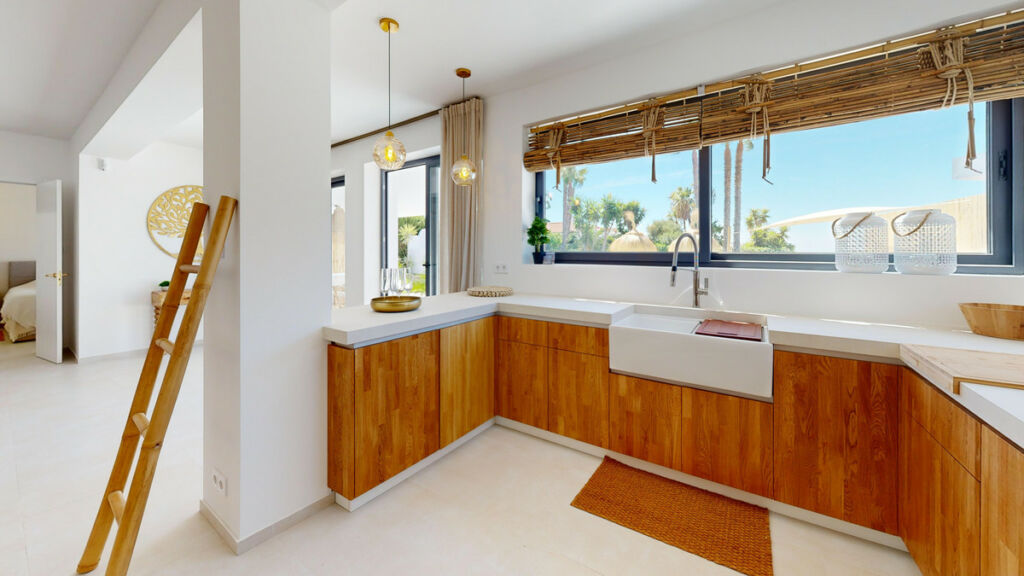 Detached Villa Estepona Málaga - image 17
