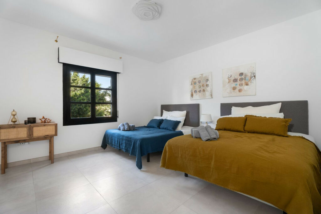 Middle Floor Apartment Puerto Banús Málaga - image 15