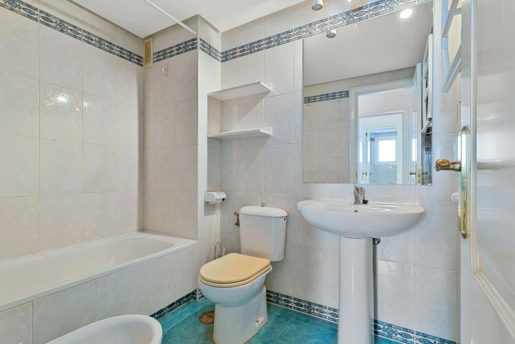 Middle Floor Studio Marbella Málaga - image 15