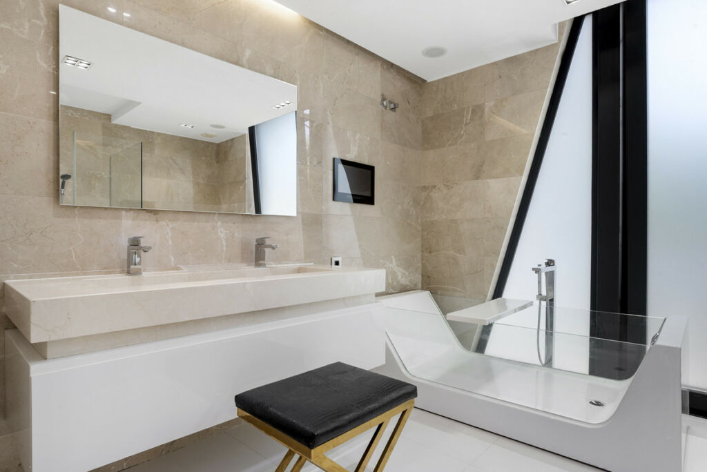 Detached Villa Nueva Andalucía Málaga - image 15