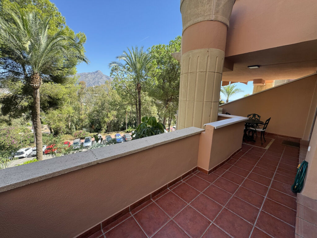 Middle Floor Apartment Nueva Andalucía Málaga - image 14